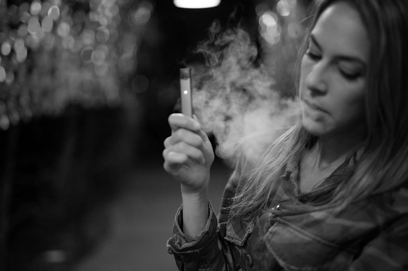 Яка різниця між вапорайзером і традиційною сигаретою?