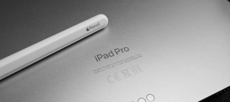 Яка відмінність між iPad та iPad Pro?